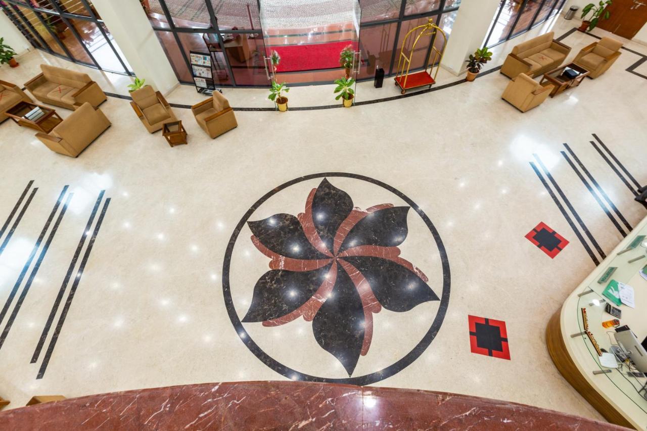 Kstdc Kumarakrupa Hotel Bangalore Exterior photo
